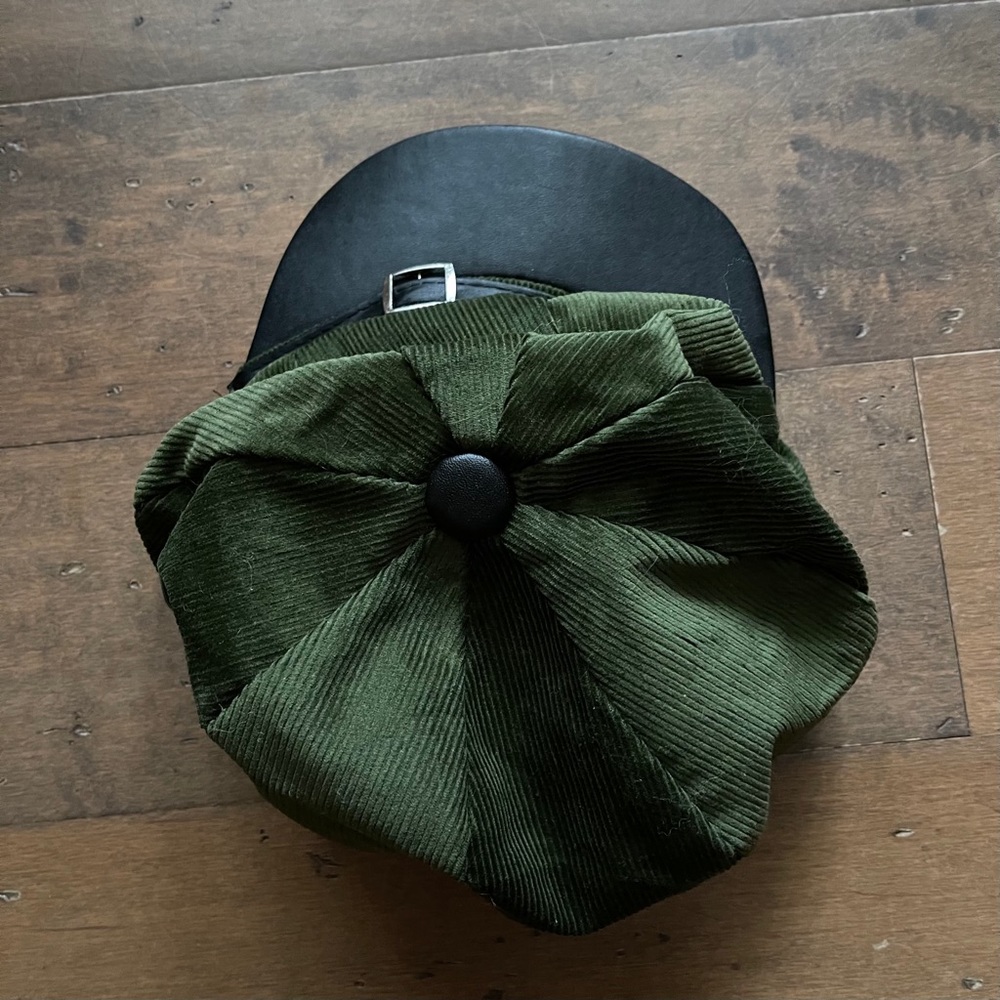 Peaked Reversible Cap in Hunter Green Cord NWOT